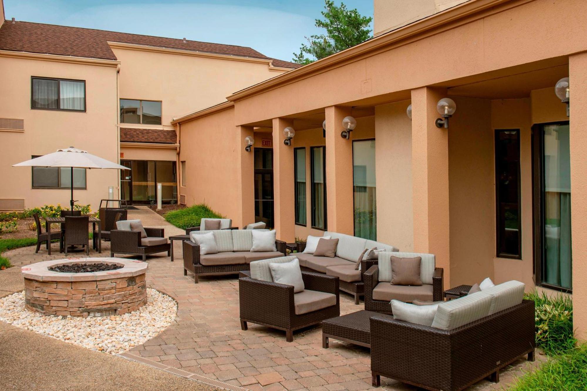 Courtyard By Marriott Rockville Buitenkant foto