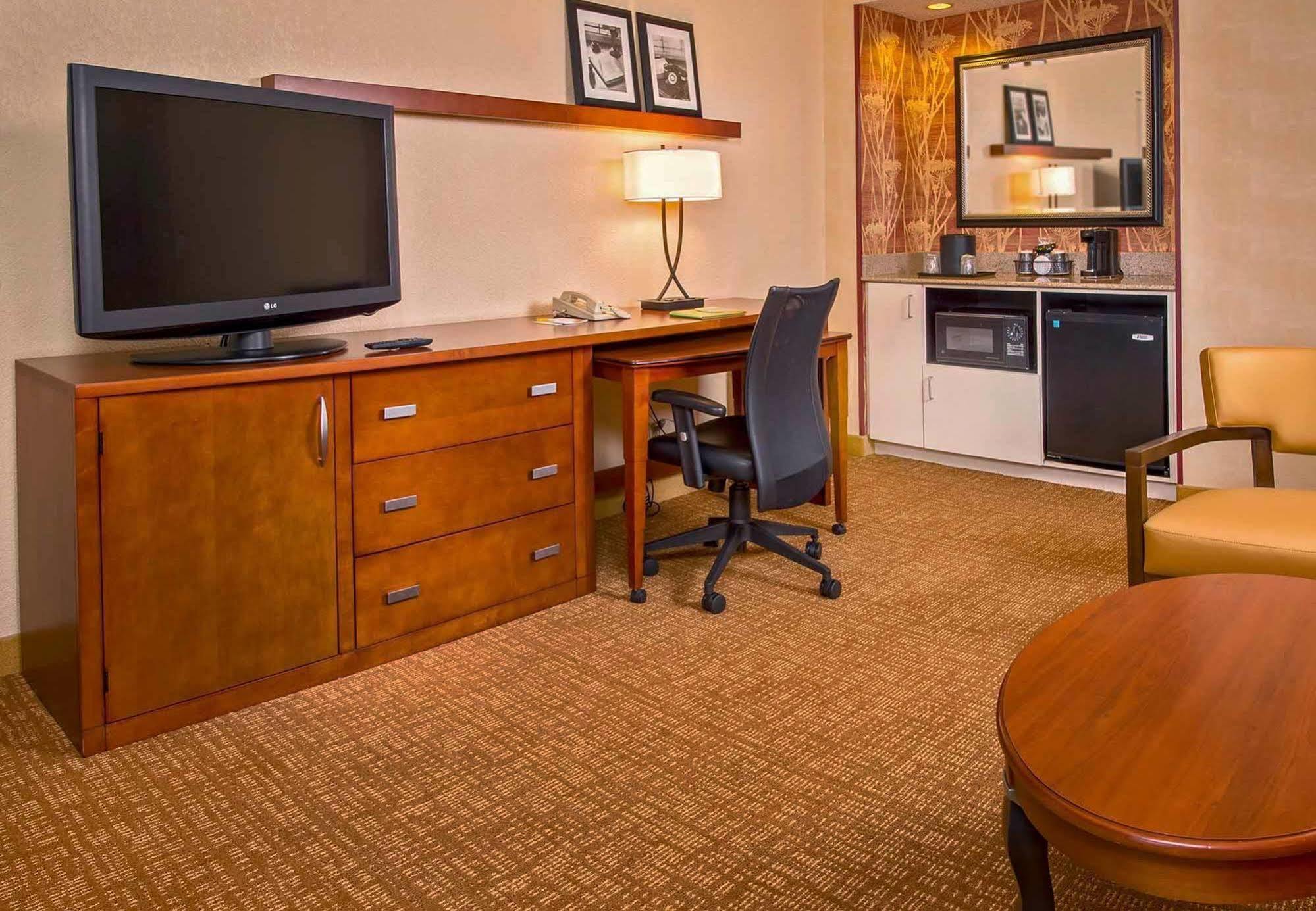 Courtyard By Marriott Rockville Buitenkant foto